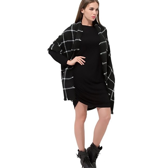 Black and White Plaid Ultra Plush Blanket Scarf - Picture 6 of 8