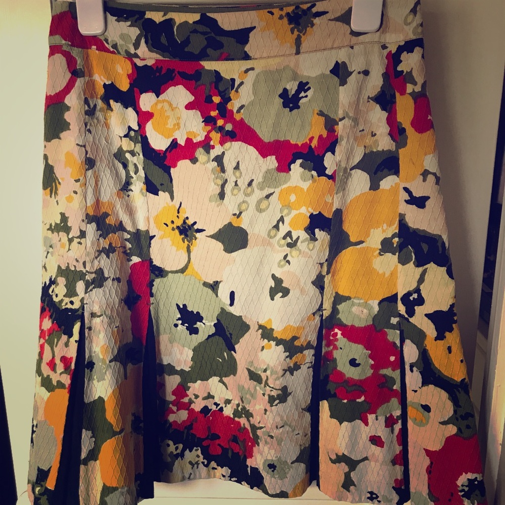 Vintage look floral skirt