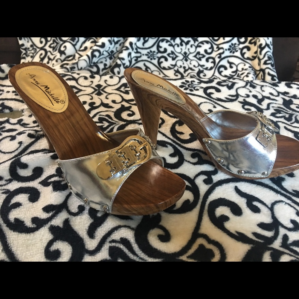 Cute Siver Wooded sandal