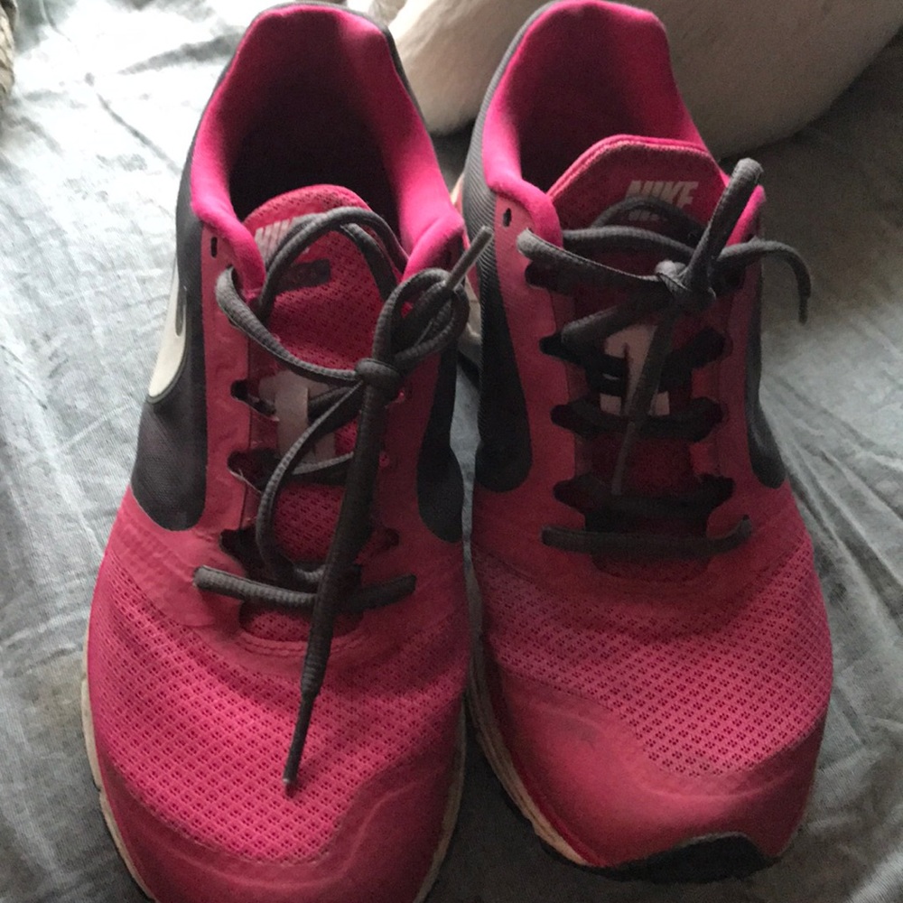 Pink Nike women!
