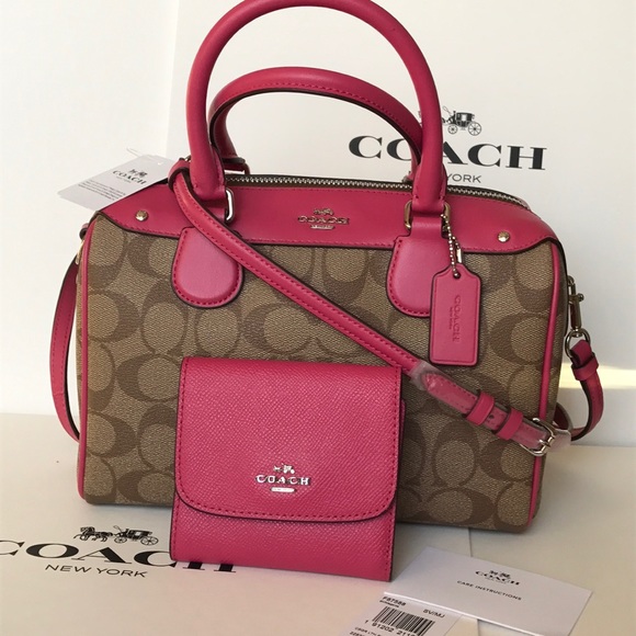 Coach Handbags - 🎀🌸coach Bennett set🌸magenta color/khaki