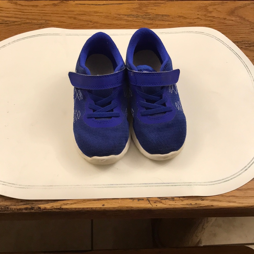 Toddler nike shoes