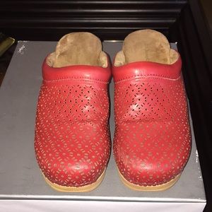 Bass  Red Mules/Clogs Sz 7