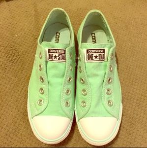 Slip on one star converse