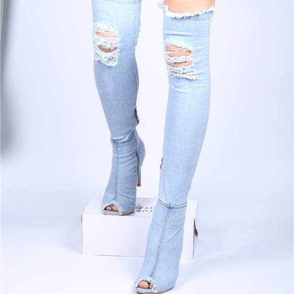 🎉🎉Dem Boots Tho! 🎉🎉 - Picture 2 of 3