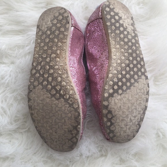 toms pink shoes