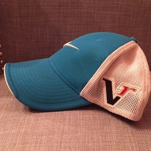 SOLD ON MERCARI Nike Golf Flexfit hat S/M