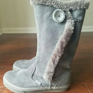 Vans off-the-wall grey suede boots