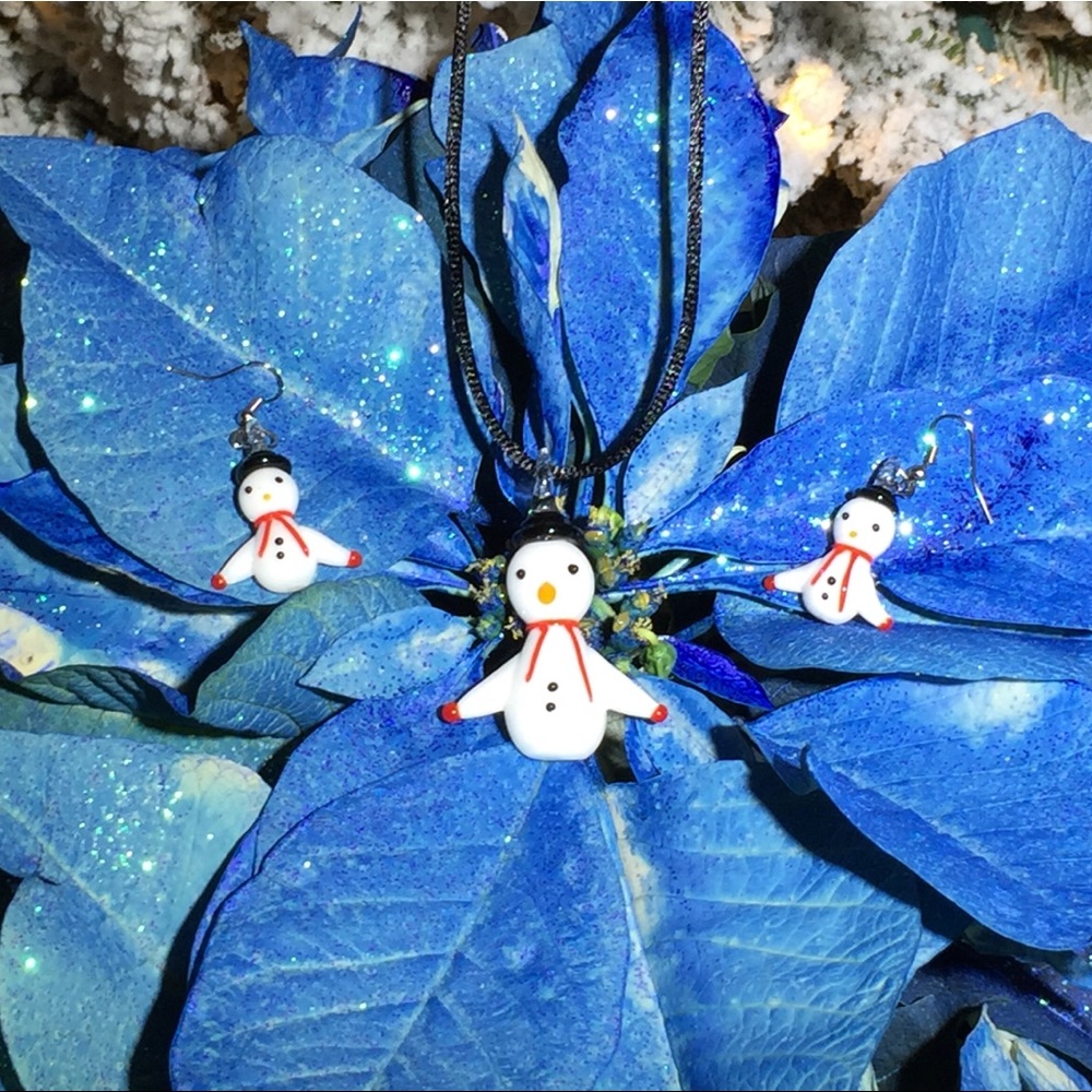 ❤️SALE❤️ Glass Snowman Necklace & Earring Set
