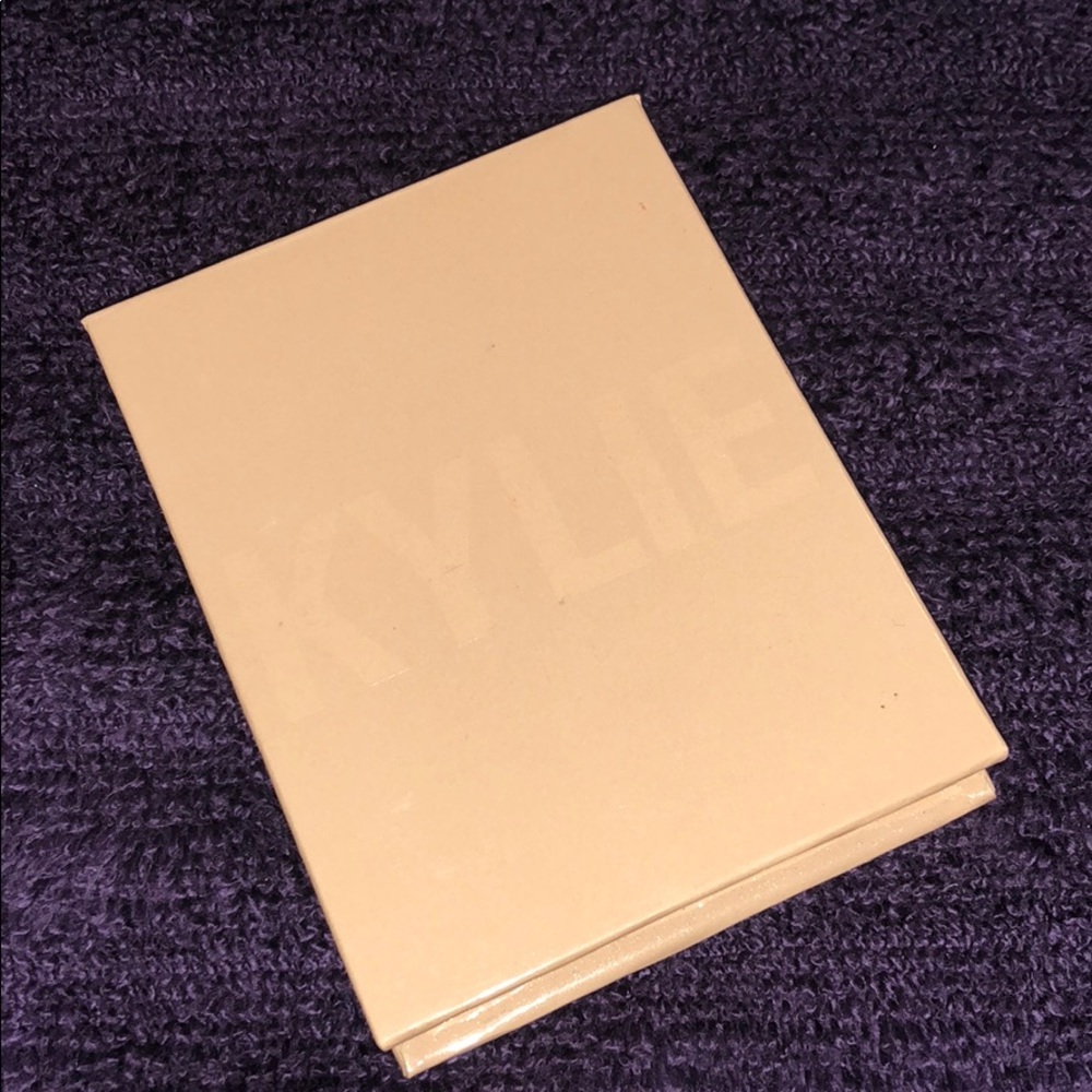 Kylie Cosmetics’ Kylighter in ‘Salted Caramel’