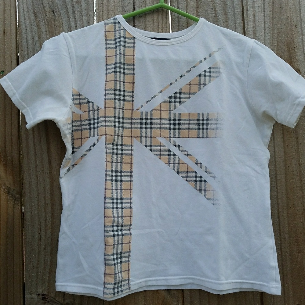 💖FINAL PRICE💖 💛 Burberry T-shirt💛