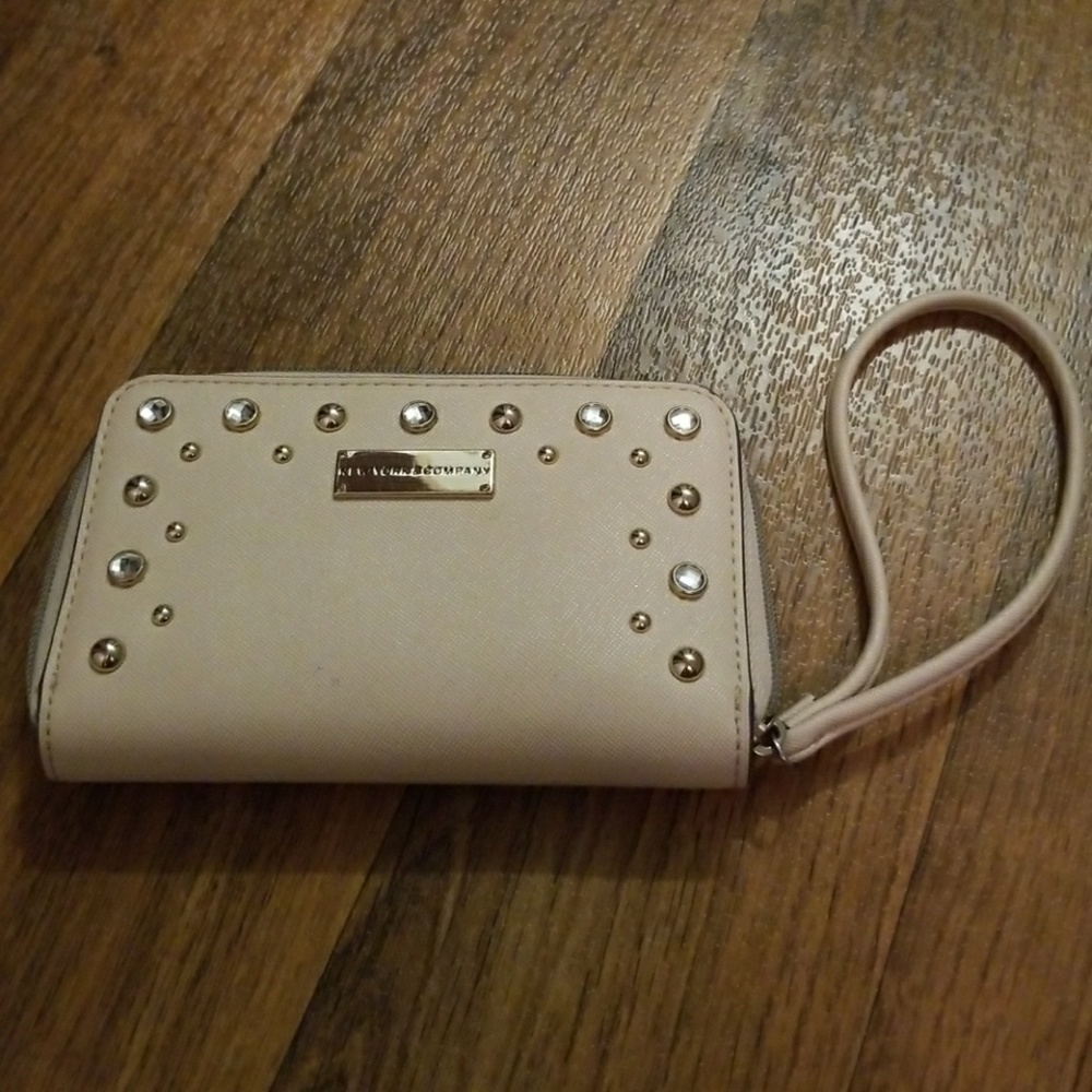 Clutch wristlet