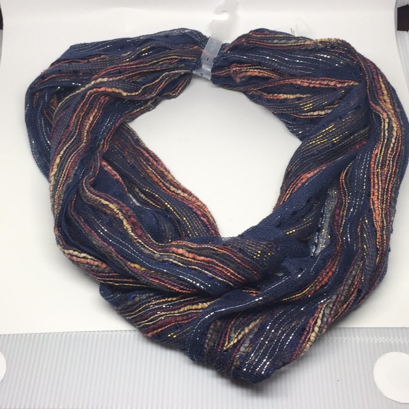 NWT Infinity loop scarf - Picture 4 of 5