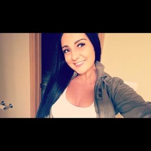 Meet your Posher, Hailey