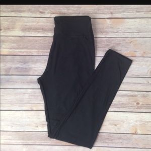 Lularoe TC black leggings