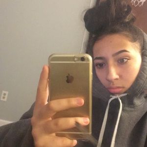 Meet your Posher, Camilla