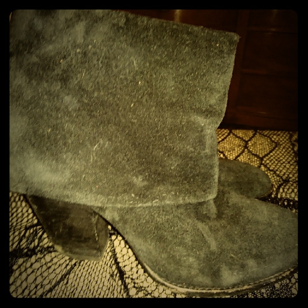 Vince camuto black suade fold over ankle boots