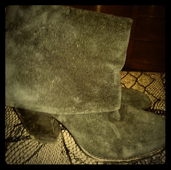 Vince camuto black suade fold over ankle boots - Picture 1 of 3