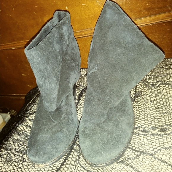 Vince camuto black suade fold over ankle boots - Picture 3 of 3