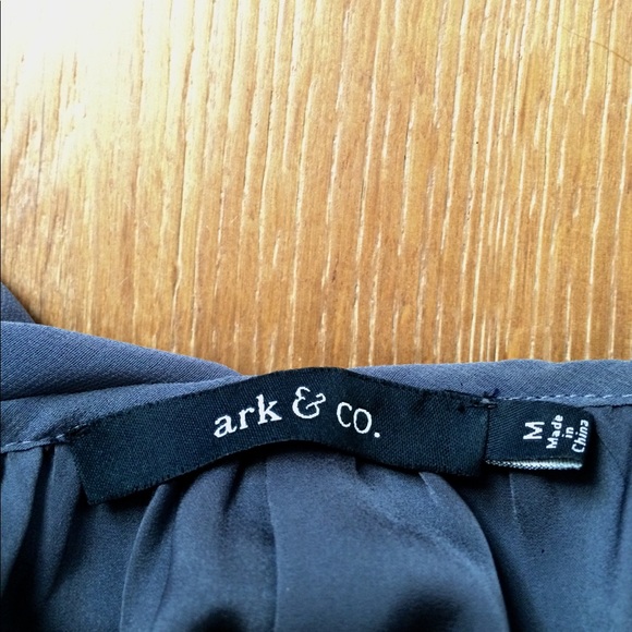 Vintage-inspired, backless, a-line dress with lace - Picture 4 of 4