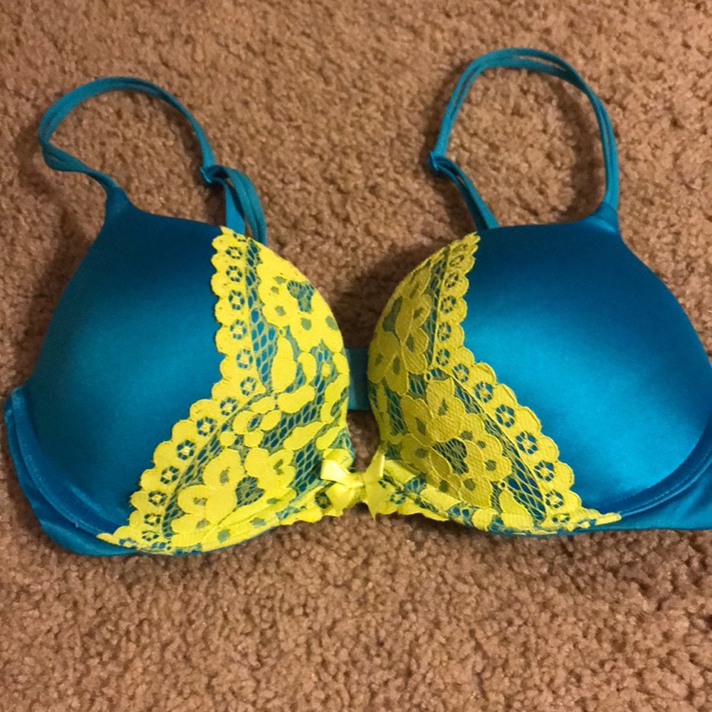 VS very sexy push up with lace