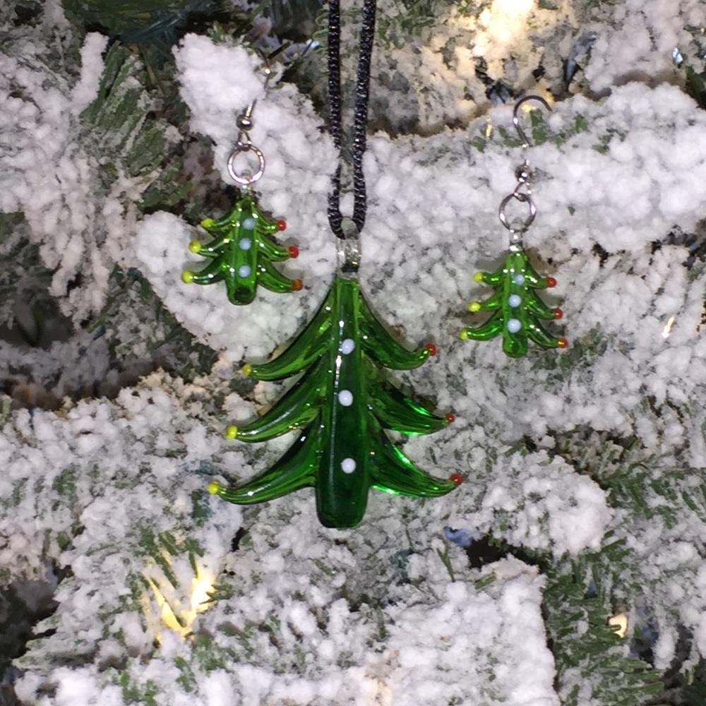 ❤️SALE❤️Glass Christmas Tree Necklace Earring Set