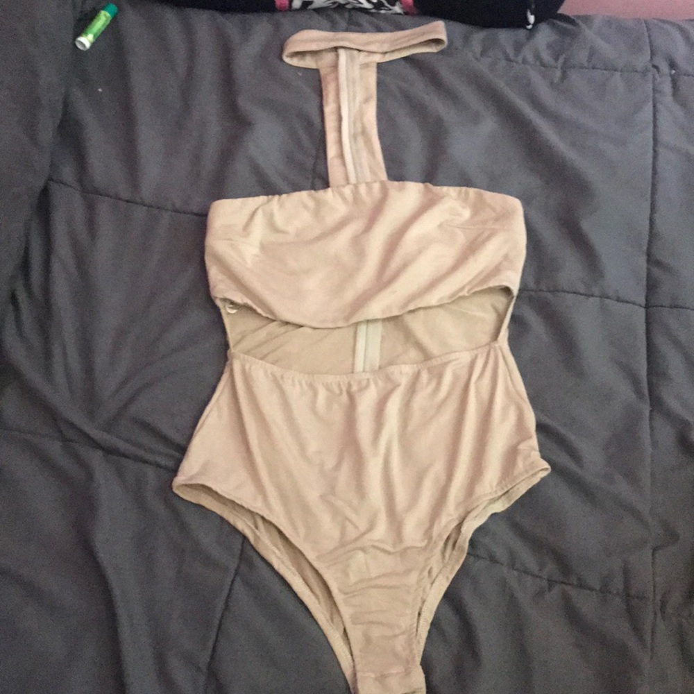 Nude bodysuit with choker