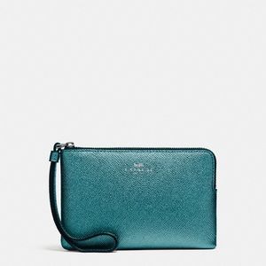 CORNER ZIP WRISTLET