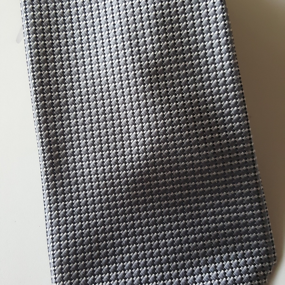 Black and white Jos H. Banks tie