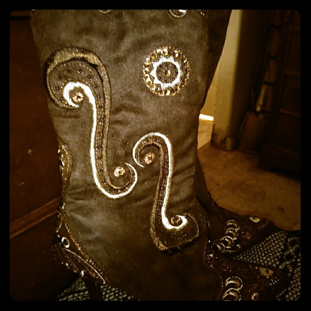 Brown suade boho hippie beaded embroidered boot