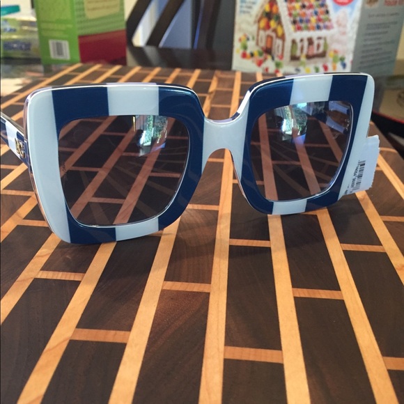 ✨DOLCE AND GABBANA✨ stripped square glasses - Picture 2 of 7