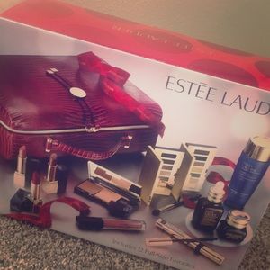 Brand new, never opened Estée Lauder gift set.