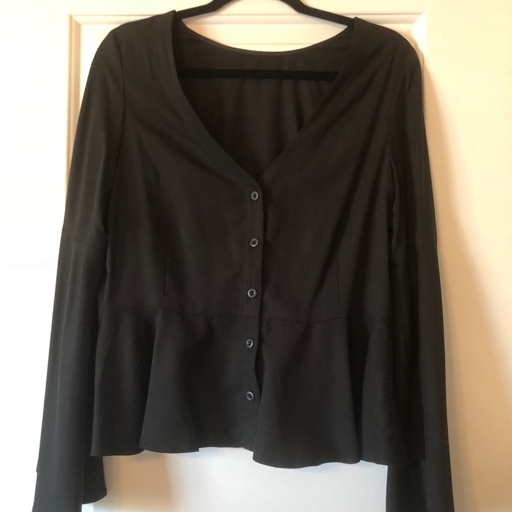 Belle Sleeve Black Shirt