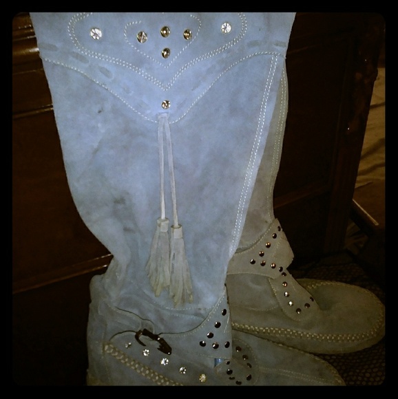 Baby blue suade fringe steve madden moccasins - Picture 1 of 2