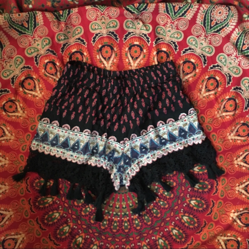 • Tassel Shorts •