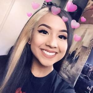 Meet your Posher, Paola