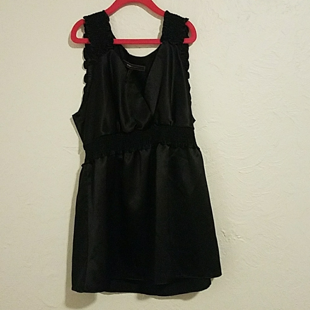 BCBG short sleeve top