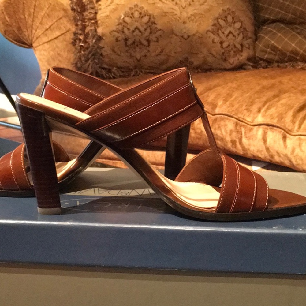 Shoes - Picture 4 of 5