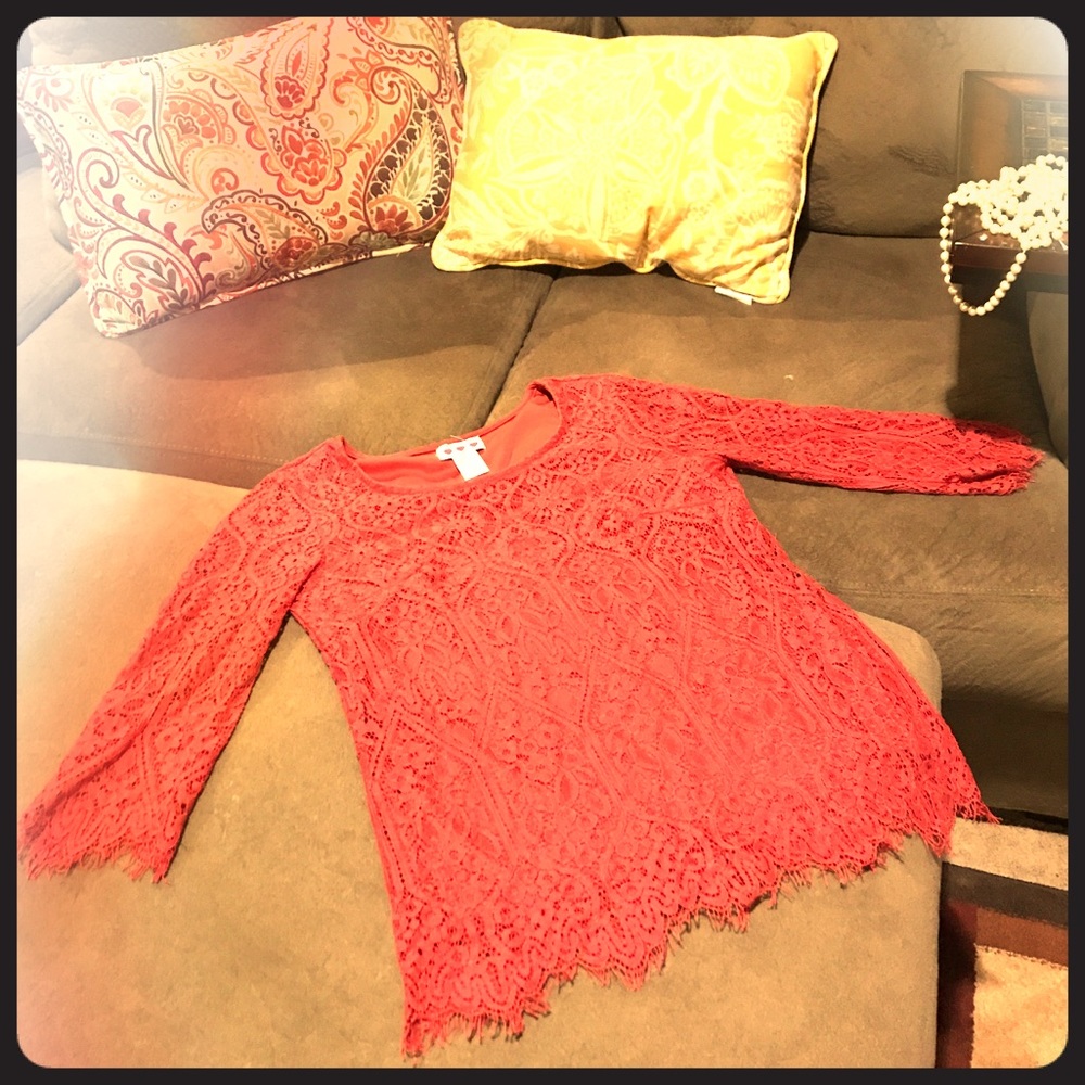 Lace Red Three-Quarter Sleeve Top