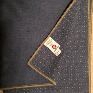 Manduka yogitoes skinless yoga mat towel