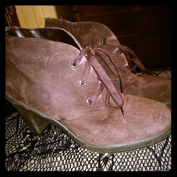 Aerosoles comfy Maroon suade laceup ankle booties - Picture 1 of 1