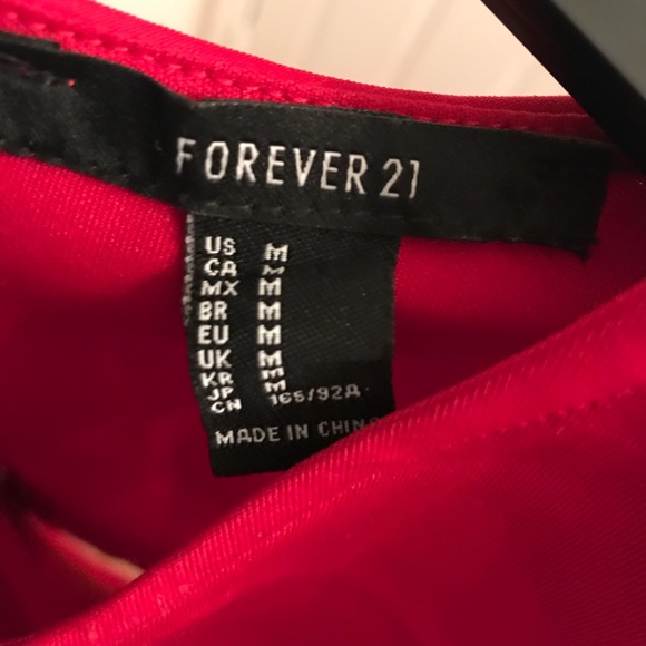 Red crop top - Picture 3 of 3