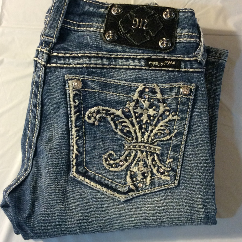 Sale!Miss Me Cropped Jeans-Inseam 24”