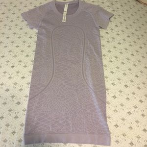 Lululemon work out shirt