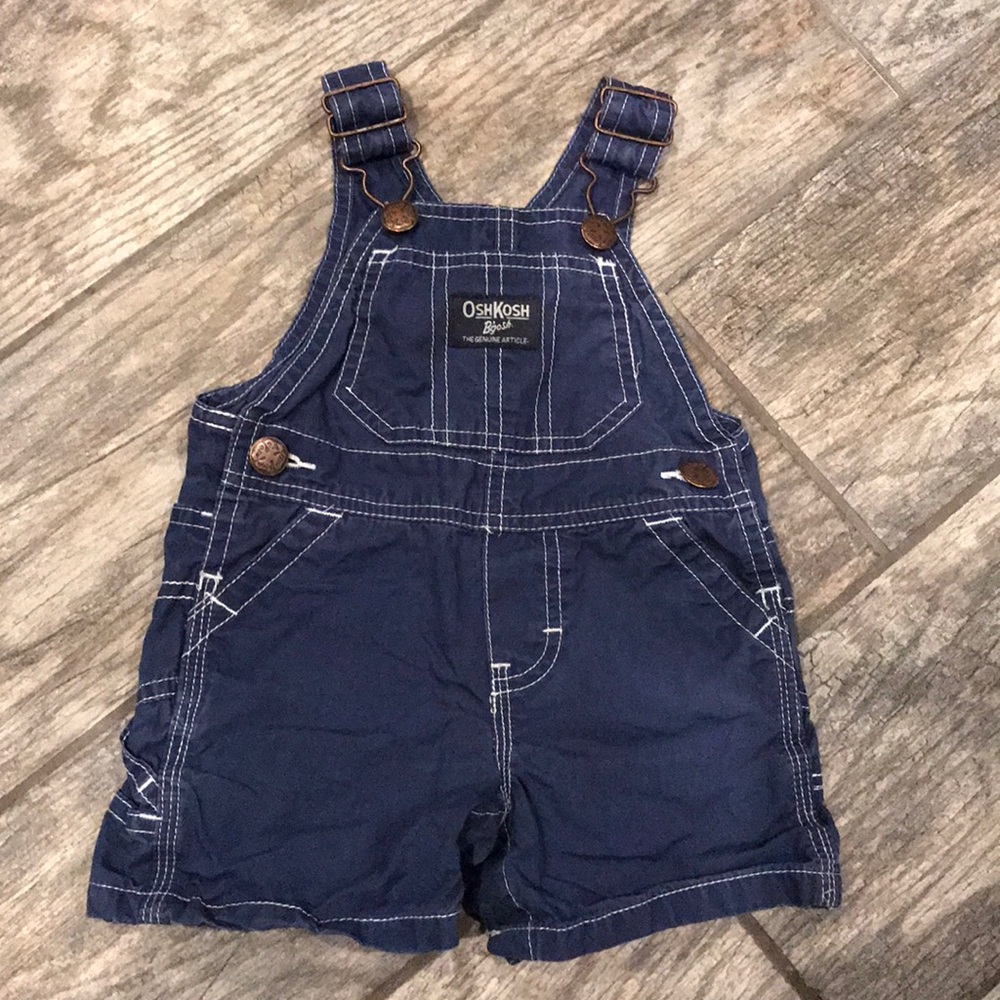 ⛺️OshKosh overalls size 6 months