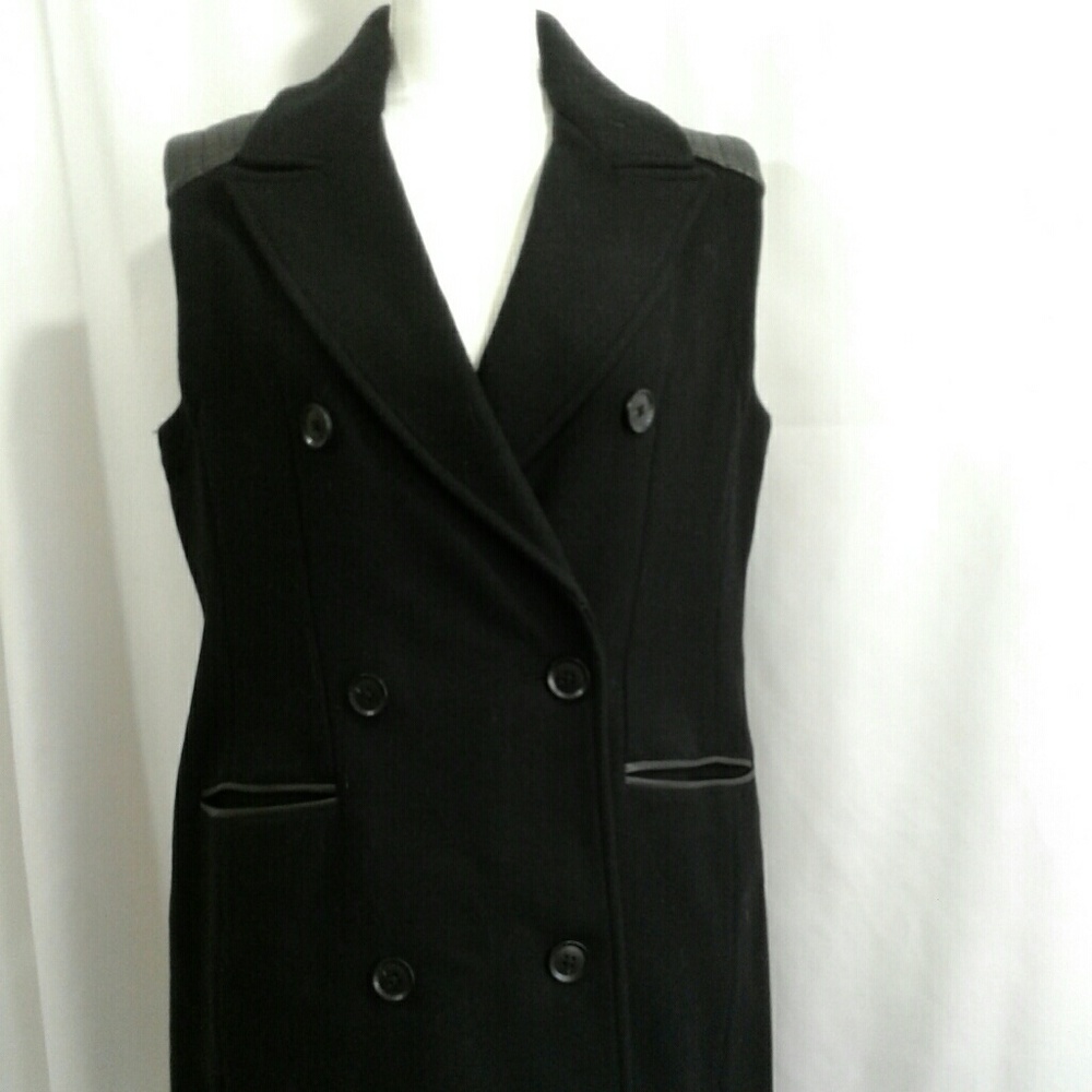 Knee lenght vest