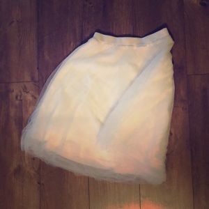 White high waisted skirt