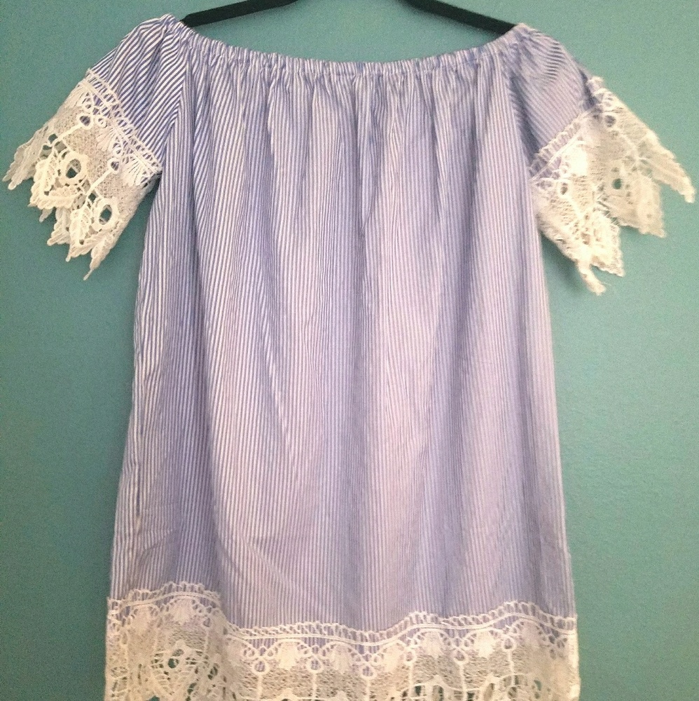 Blouse (off the shoulder)