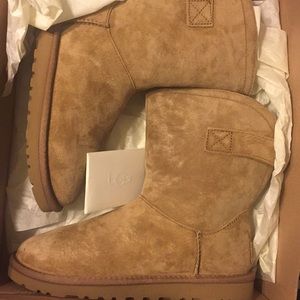 Women’s Ugg Boots- Remora