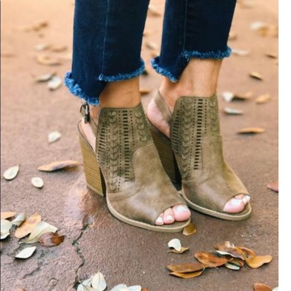 Taupe woven leatherette belted buckle bootie - Picture 7 of 7